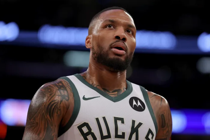 NBA直播巨星陨落:利拉德跟腱伤势或终结雄鹿争冠时代 NBA直播巨星陨落:利拉德跟腱伤势或终结雄鹿争冠时代