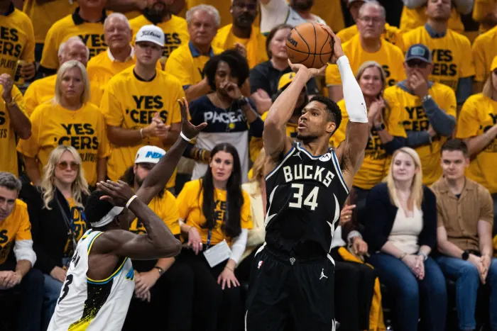 NBA直播-防守传奇的新定义:科尔眼中的德雷蒙德·格林 NBA直播-防守传奇的新定义:科尔眼中的德雷蒙德·格林