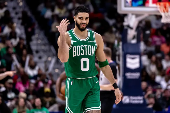 NBA直播塔图姆的自责与救赎之路:凯尔特人困境下的领袖担当 NBA直播塔图姆的自责与救赎之路:凯尔特人困境下的领袖担当