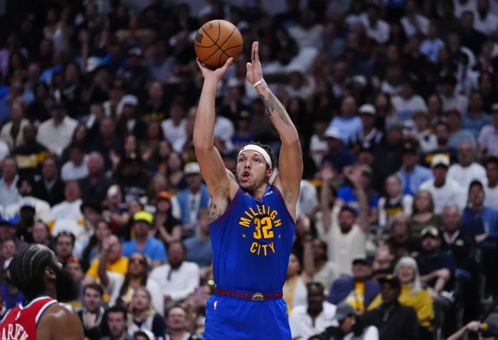 NBA直播-掘金折戟西决:亚伦·戈登伤缺背后的攻防困境与命运抉择 NBA直播-掘金折戟西决:亚伦·戈登伤缺背后的攻防困境与命运抉择